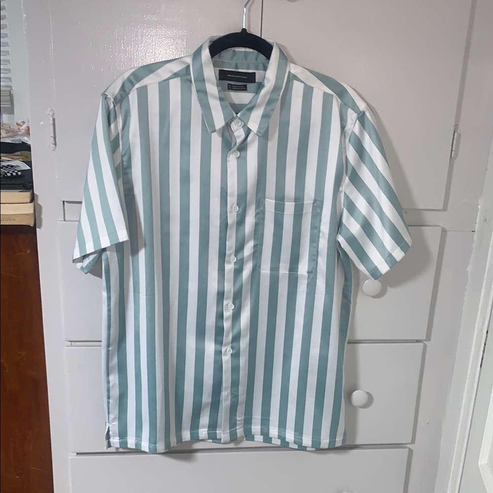Urban Outfitters Green and White Striped Casual Shirt men’s size medium